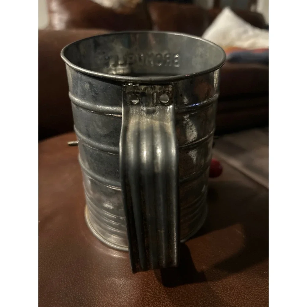 Vintage Bromwell's Measuring Flour Sifter Red Wood Knob 3 Cup Tin Hand Crank USA